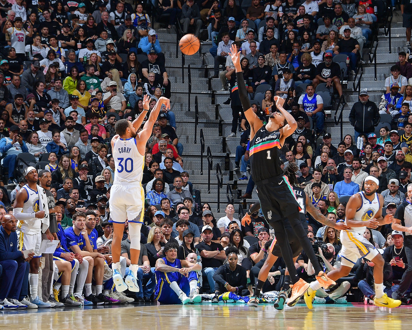 雷吉·米勒：看文班打球是必须要有的体验 就和看乔丹&amp;库里一样