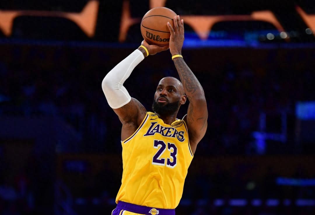 开云-才打28场比赛，就改变NBA格局，难怪你41岁能拿5267万顶薪