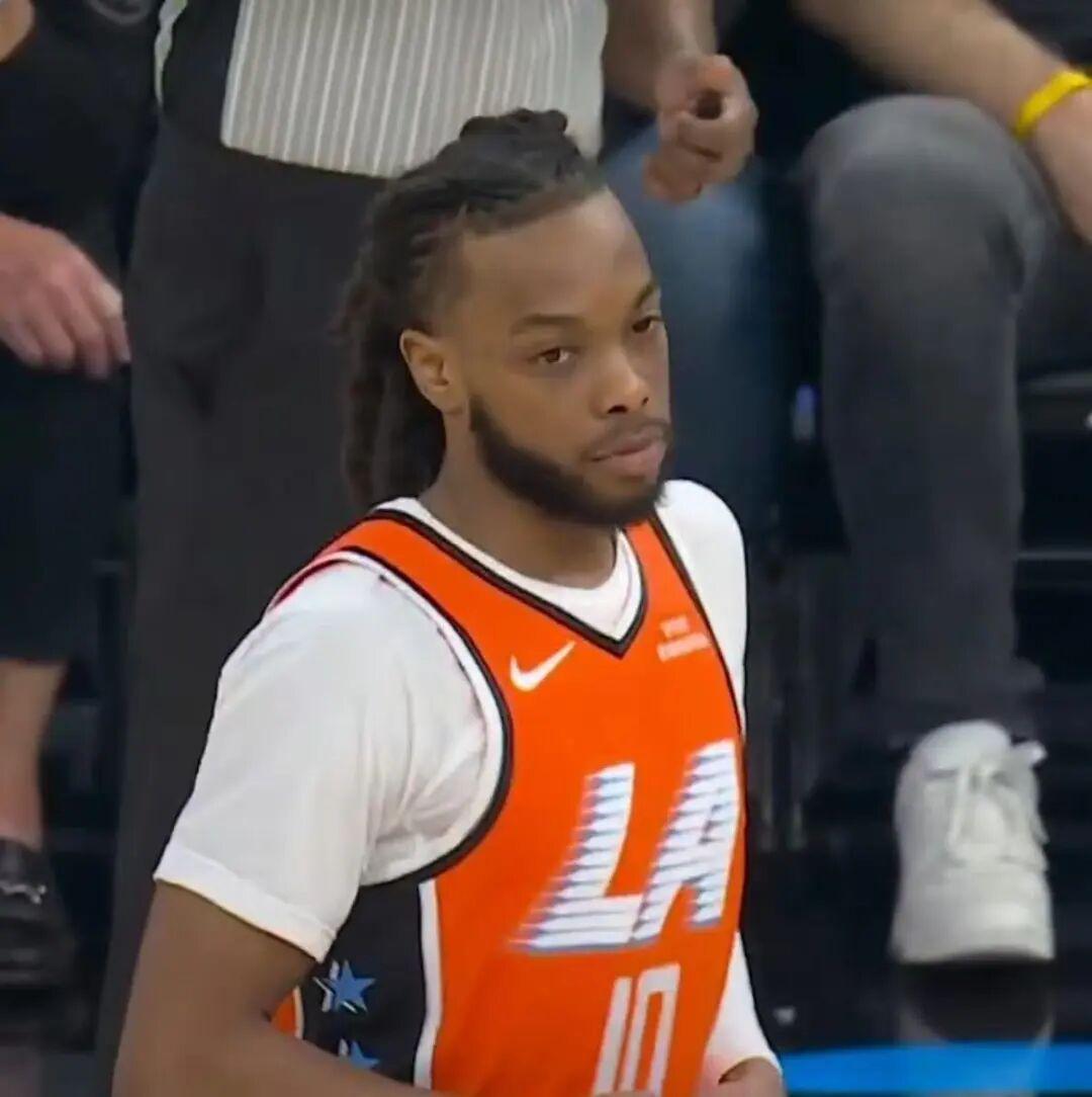 开云体育下载-3分钟4失误！哈登替身首秀闹麻了…