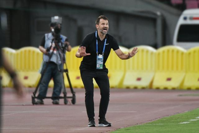 开云-阿瑙离队在即海港物色替身 瞄准“隔壁”！2将最热门