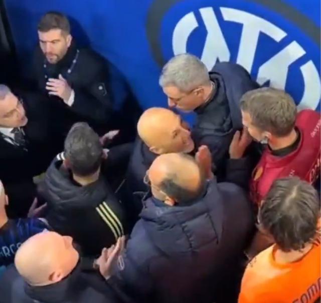 kaiyun-【观察】尤文三巨头围剿裁判！从此拒绝人善被人欺